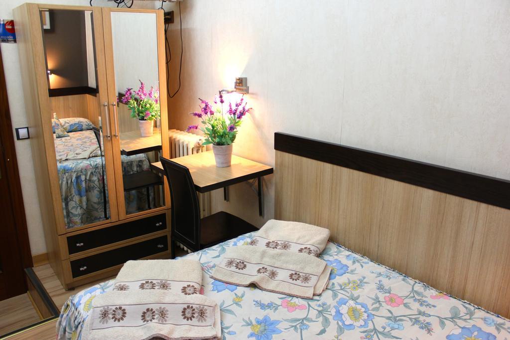 Hostal De La Torre Hostal Economico Valladolid Camera foto