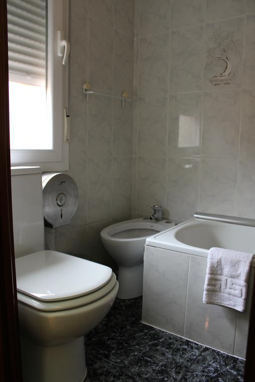 Hostal De La Torre Hostal Economico Valladolid Camera foto